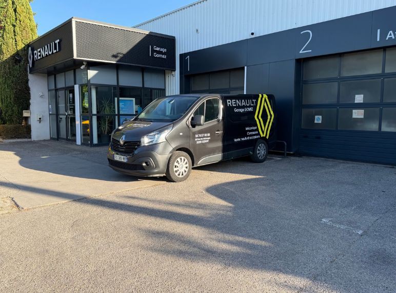 V&eacute;hicule Renault trafic, pr&ecirc;t de v&eacute;hicule de courtoisie &agrave; Garage Gomez &agrave; Luzinay 